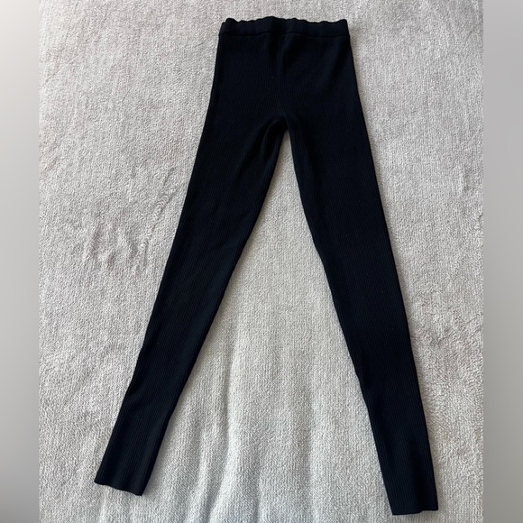 Aritzia Babaton Black Ribbed Knit Leggings Size S Quiet Luxury Mobwife Office - Picture 4 of 5